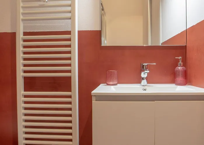 Teodora Pink 라벤나